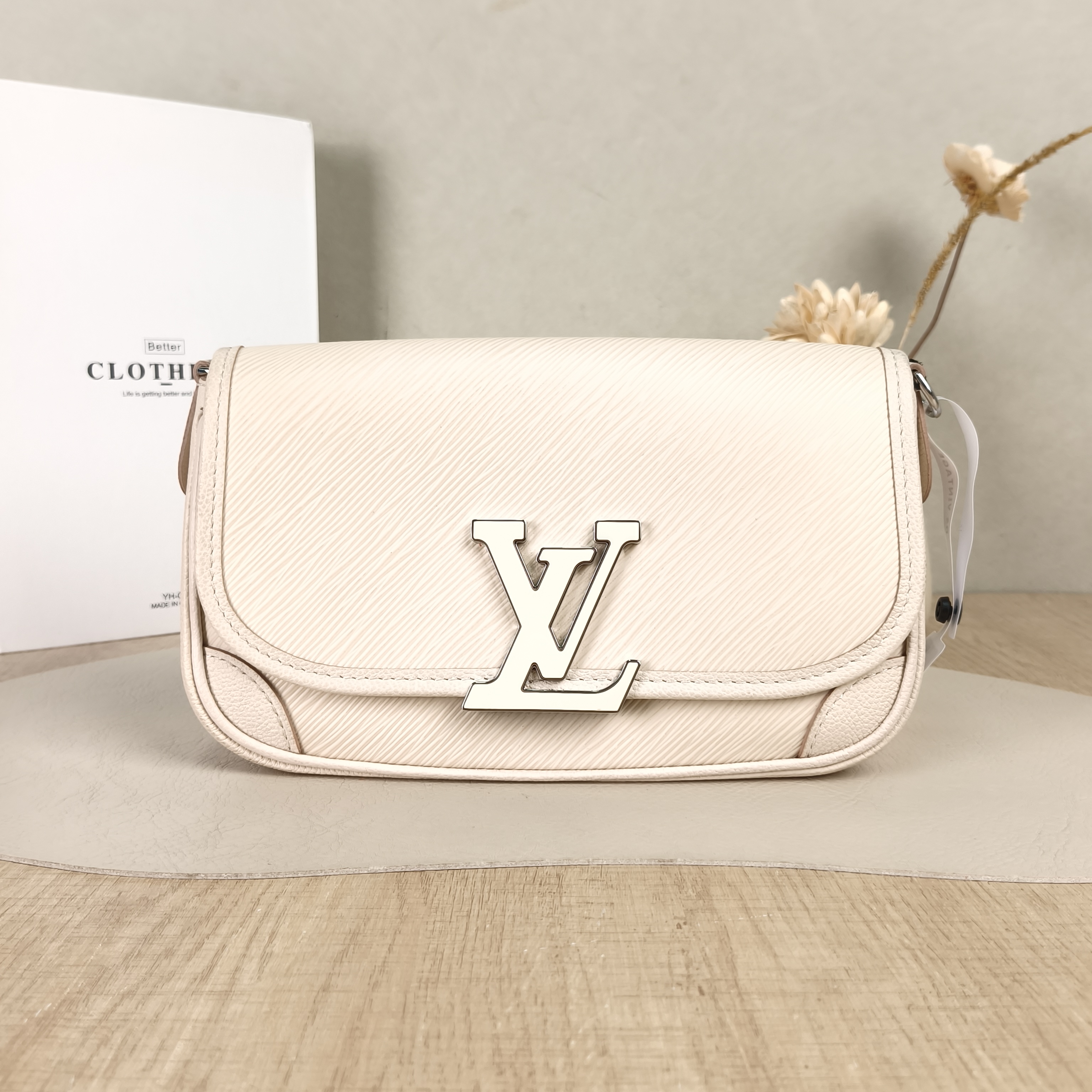 Louis Vuitton Shoulder Bag BUCI Beige Epi Embossed Calfskin24.5 × 9 × 15.5 cm