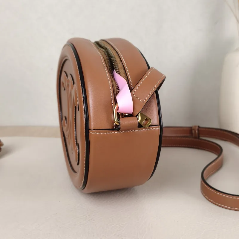 CELINE Crossbody Bag Cuir Triomphe Brown Calfskin Large 20 × 6 × 15 cm — detail view 5 of 10