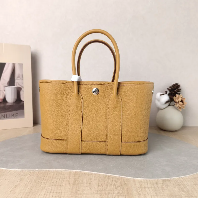 Hermès Top Handle Bag Neo Garden 23 Mini 2S Negonda Calfskin Mini 23 × 10 × 16 cm G