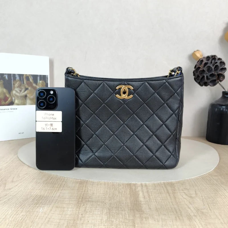 Chanel Shoulder Bag hobo Black with Gold-Tone Hardware Lambskin One Size 22 × 9 × 19 cm — cover view 5 of 6
