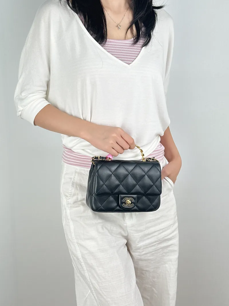 Chanel Crossbody Bag25c Black Lambskin One Size19 × 6 × 14 cm — on-model view 2 of 3
