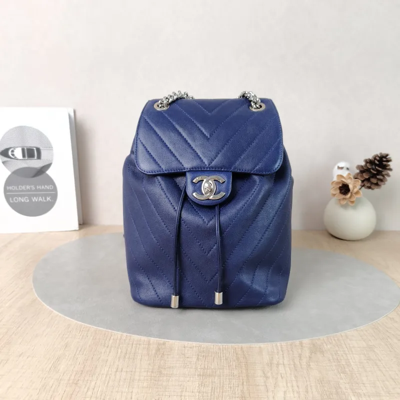 Chanel Backpackv Backpack Navy Lambskin Small18 × 11 × 23 cm