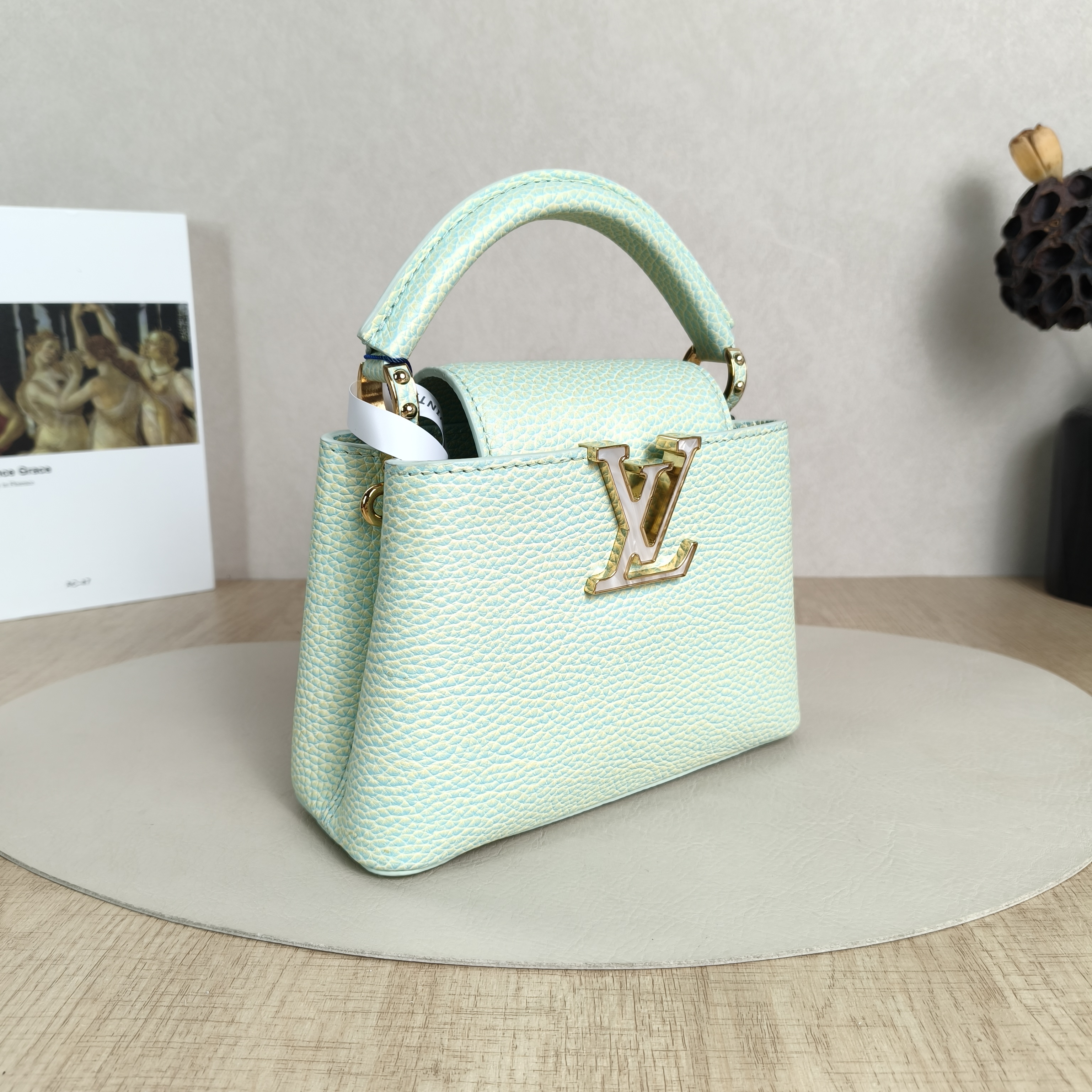 Louis Vuitton Crossbody Bag Capucines Calfskinmini21 × 8 × 14 cm — cover view 2 of 5