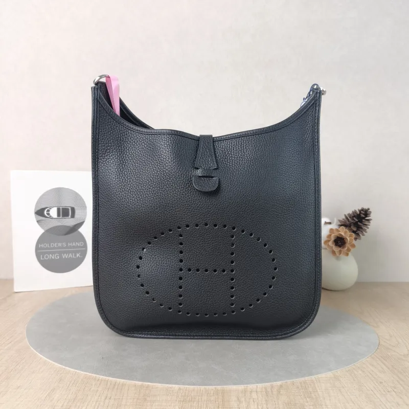 Hermès Crossbody Bag Evelyne 29 29Black Silver-Tone Hardware Clemence Taurillon TC Calfskin Small29 × 8 × 30 cm