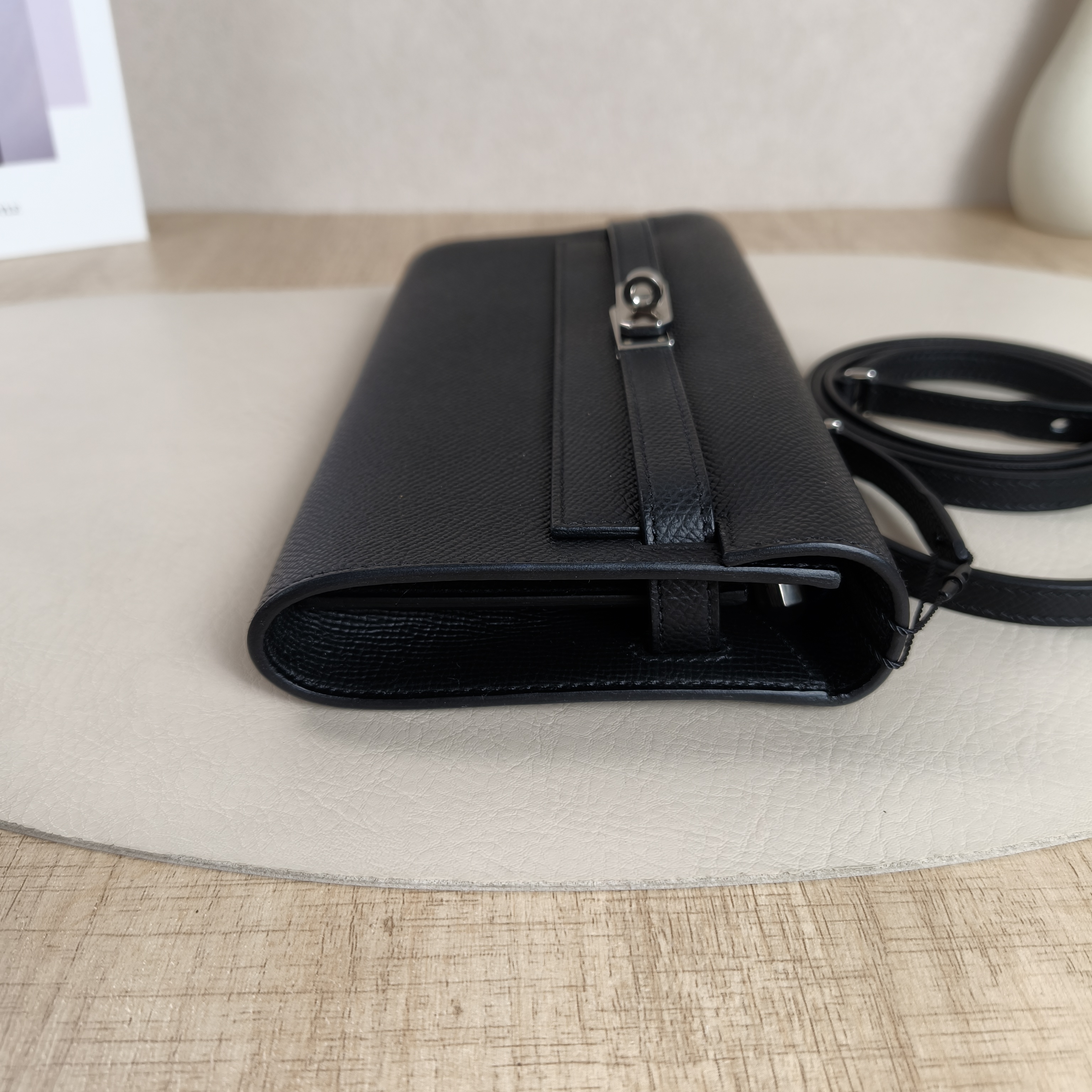 Hermès Crossbody Bag Kelly To Go Edition Walletwoc89Black Epsom Embossed Calfskin One Size20 × 3 × 11 cm — cover view 5 of 10