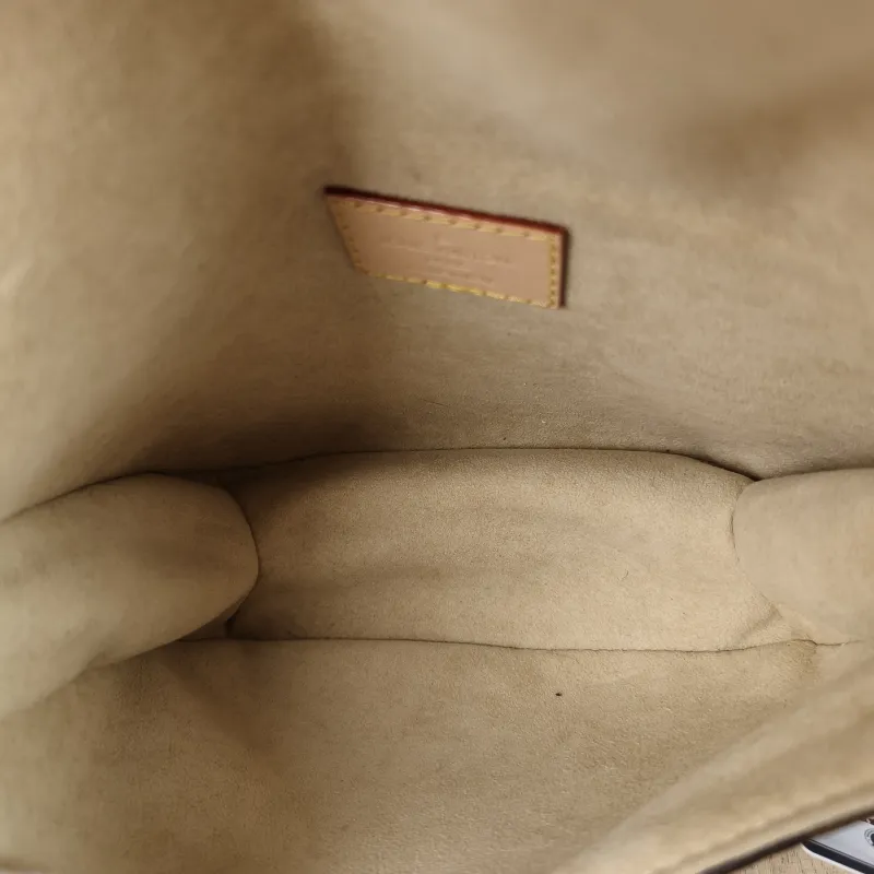 Louis Vuitton Crossbody Bag Saumur BB BB Monogram PVC BB 20 × 8 × 16 cm — detail view 10 of 11