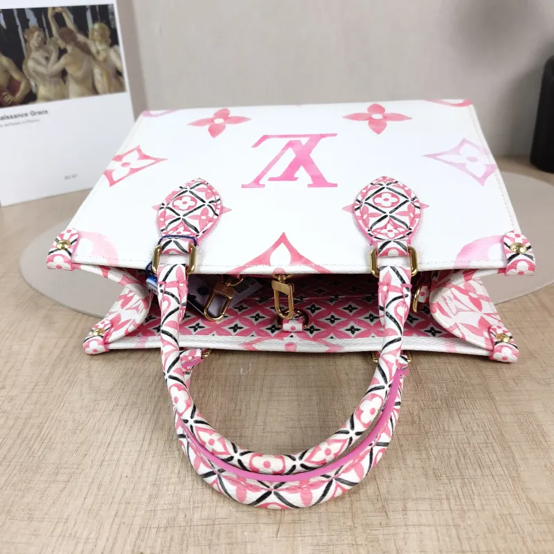 Louis Vuitton Shoulder Bag Onthego Collection PVC Small25 × 11.5 × 19 cm — detail view 12 of 12
