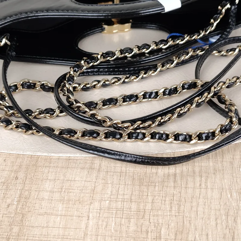 Chanel Crossbody Bag 31Bag Black Waxed Leather Mini 23 × 5.5 × 22 cm — detail view 2 of 11