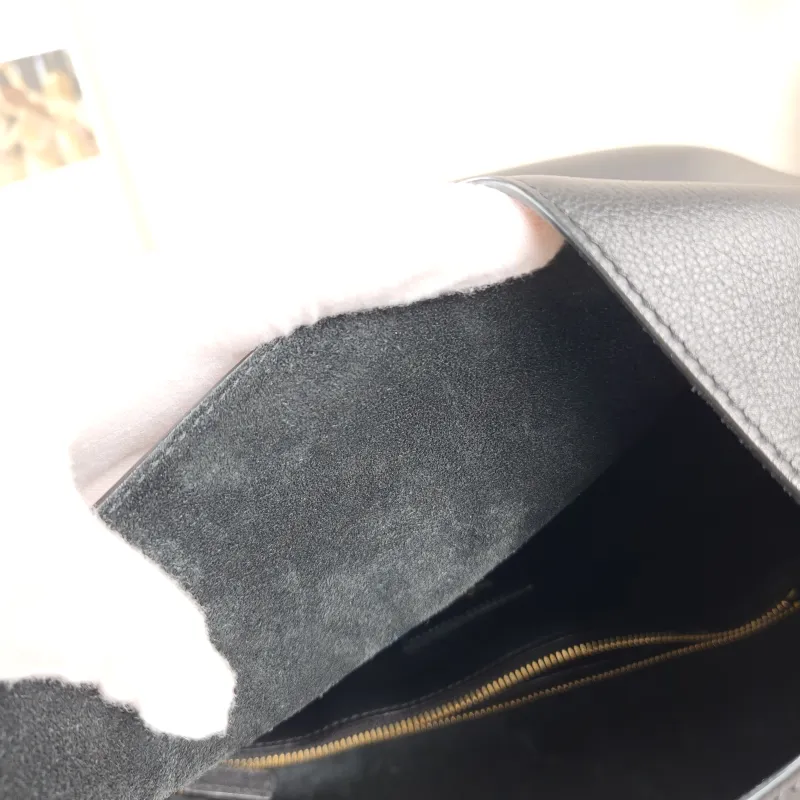 SAINT LAURENT Shoulder Bag LE 5 À 7 Hobo Black Calfskin Large 30 × 13 × 31 cm — detail view 6 of 10