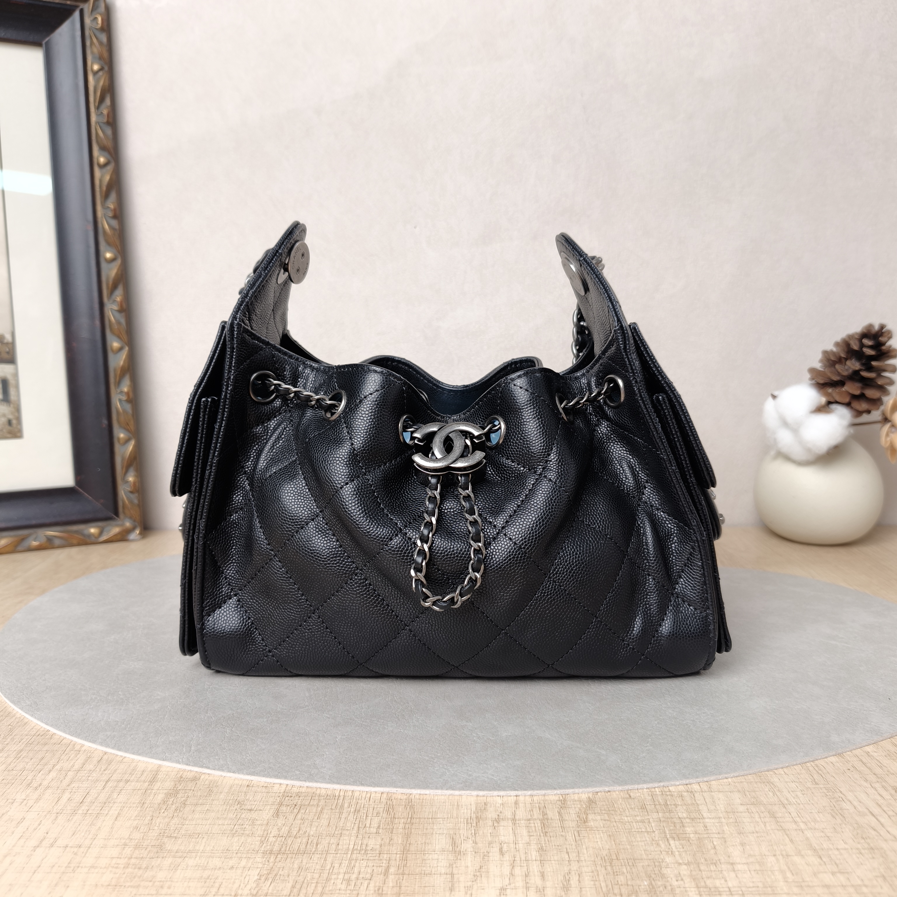 Chanel Crossbody Bag25Bag Black Grained Calfskinmini22 × 12.5 × 20 cm