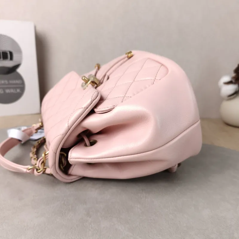 Chanel Crossbody Bag23k Backpack Pink Lambskin One Size20 × 12 × 23 cm — detail view 5 of 14