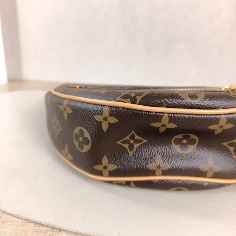 Louis Vuitton Crossbody Bag Loop Monogram PVC Small 23 × 6 × 13 cm — detail view 5 of 10