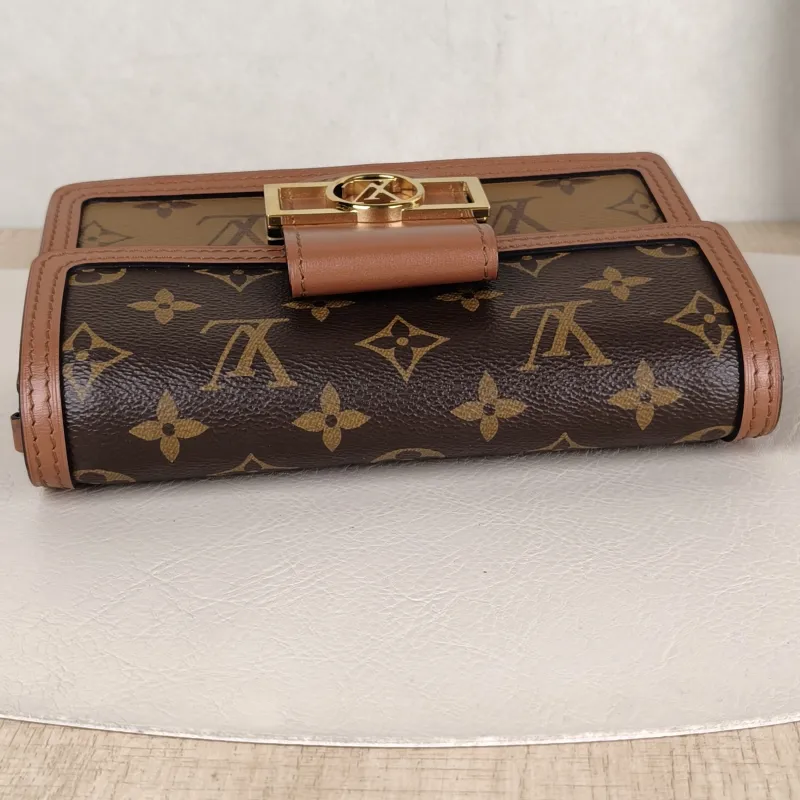 Louis Vuitton Crossbody Bag Dauphine Woc Woc Monogram PVC One Size 18.5 × 5 × 12 cm — detail view 5 of 11