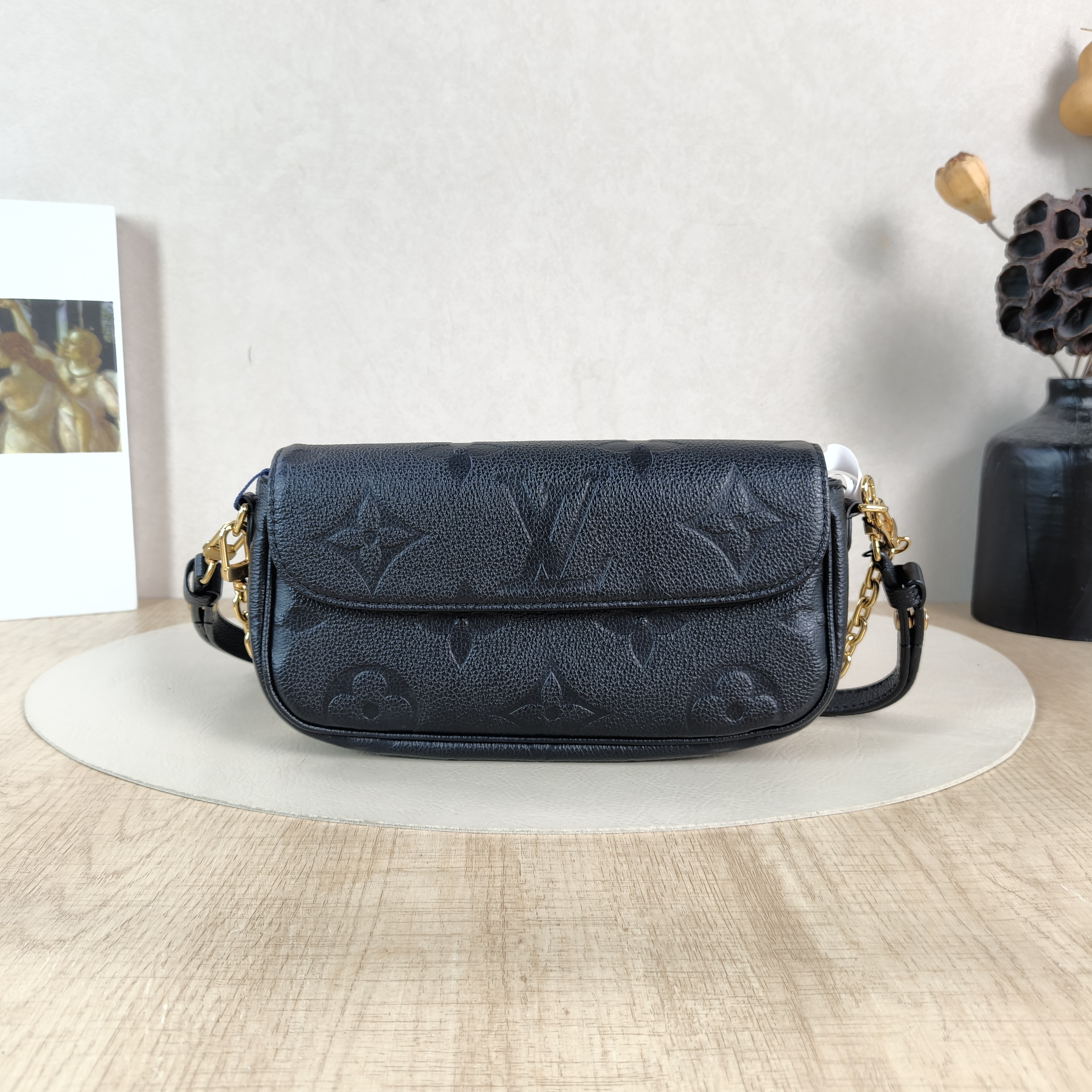 Louis Vuitton Crossbody Bag IVY Black Empreinte Embossed Calfskin Small23.5 × 4.3 × 12 cm