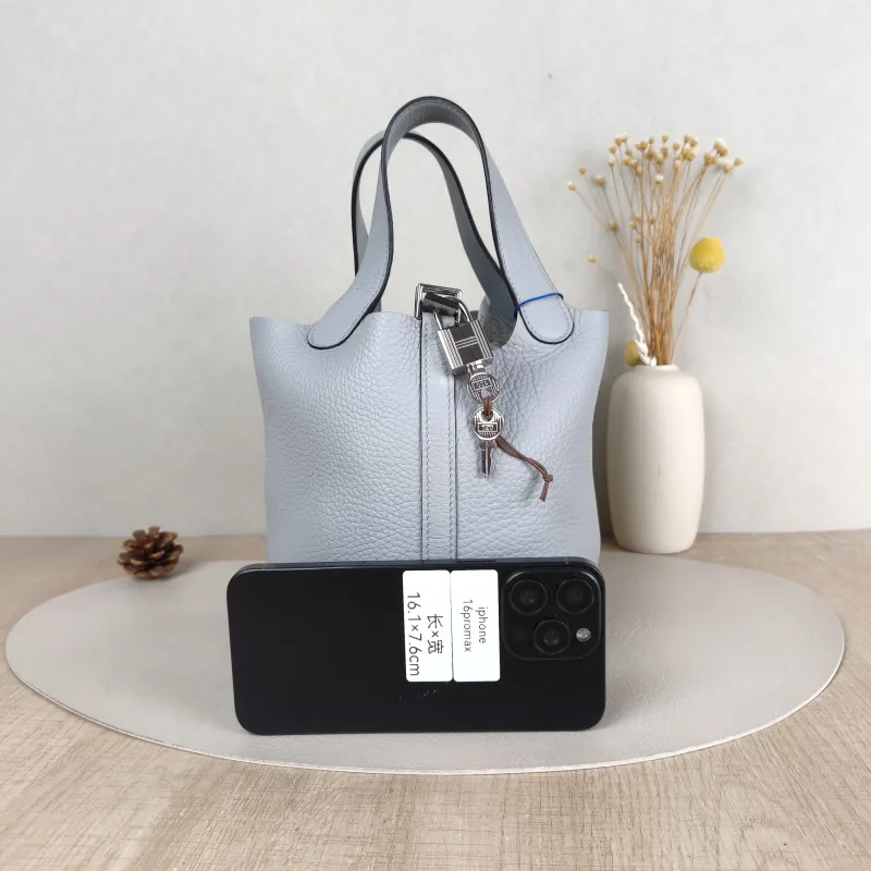 Hermès Top Handle Bag Picotin Lock 18 18 8U TC Calfskin Small 18 × 13 × 18 cm K — cover view 2 of 5