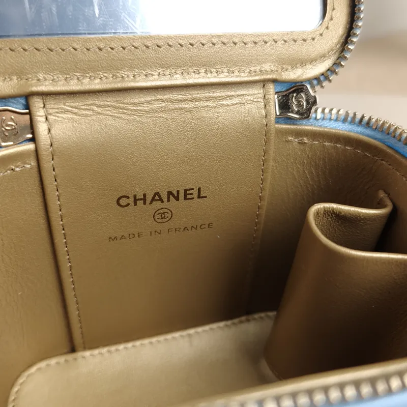 Chanel Crossbody Bag Edition Blue Lambskin One Size 10 × 7 × 9 cm 31 — detail view 8 of 12