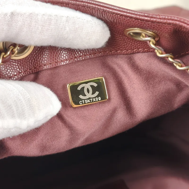 Chanel Shoulder Bag 25Bag Red Grained Calfskin Medium 30 × 15 × 40 cm — detail view 11 of 14