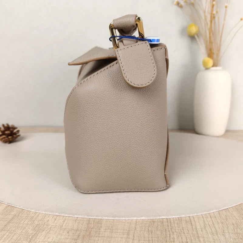 LOEWE Crossbody Bag Puzzle CC alfskin Small 24 × 10.5 × 16.5 cm — detail view 9 of 13