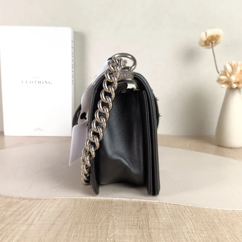 Chanel Crossbody Bagv leboy Black Lambskin Medium25 × 9 × 15 cm — detail view 1 of 11