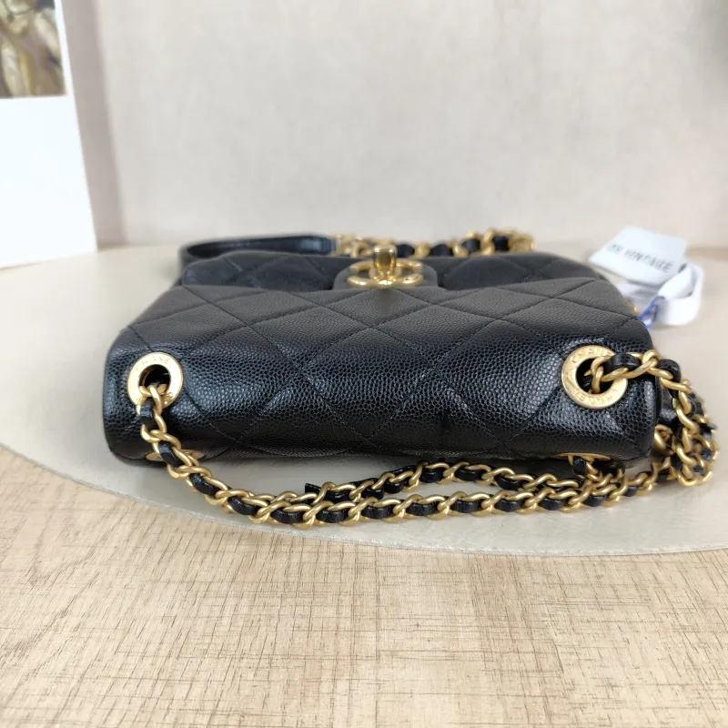 Chanel Crossbody Bag Black Calfskinmini17 × 4 × 12 cm — detail view 11 of 12