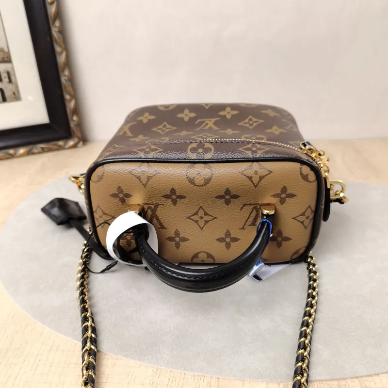 Louis Vuitton Shoulder Bag VANITY Cosmetic Bag Monogram PVC Small19 × 11 × 13 cm — detail view 6 of 17