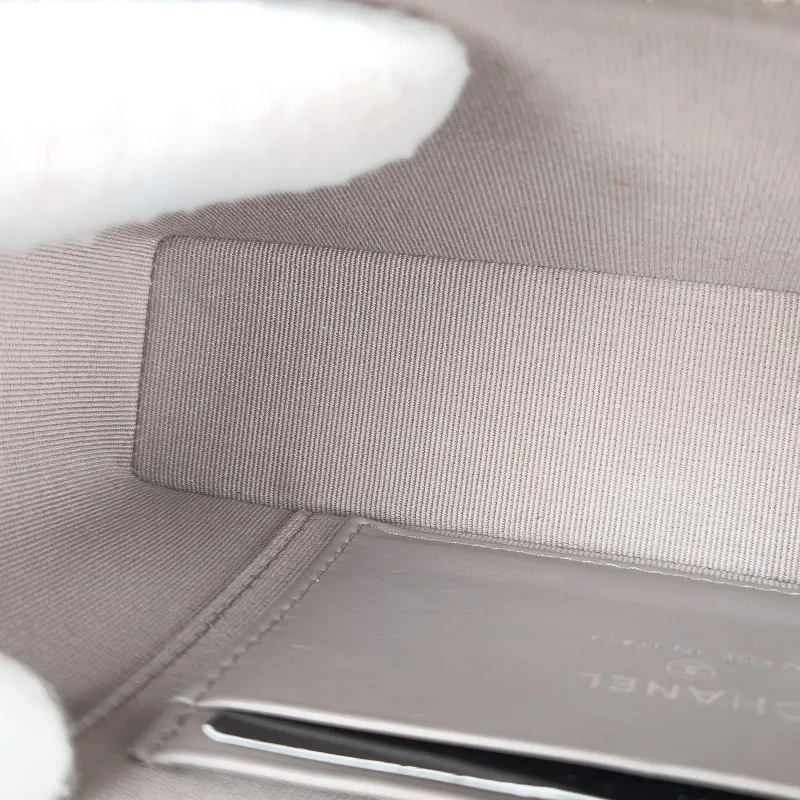 Chanel Crossbody Bag lp Box Bag Top Handle Crossbody Bag Grey Grained Calfskin One Size 19.5 × 5 × 17 cm — detail view 5 of 12