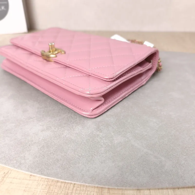 Chanel Crossbody Bag woc Pink Calfskin One Size19.2 × 3.5 × 12.3 cm — detail view 13 of 14