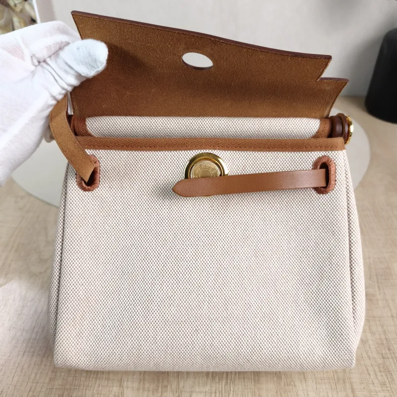 Hermès Shoulder Bag Herbag Zip 20 Beige Canvas Mini 20 × 7 × 17 cm w — detail view 1 of 13