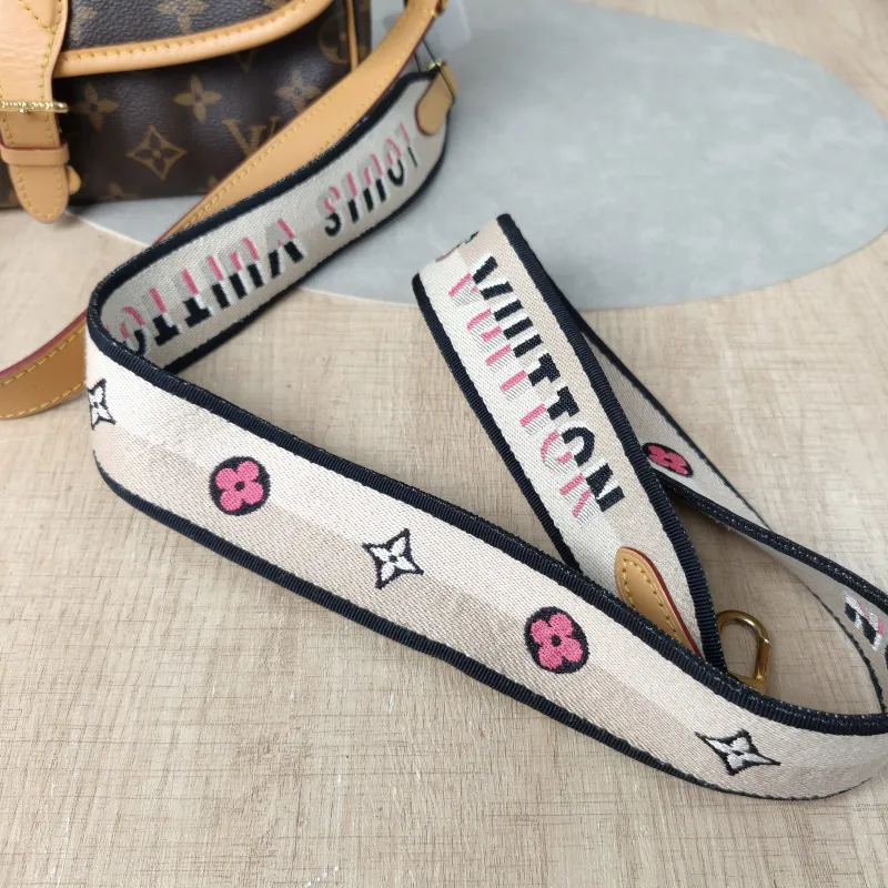 Louis Vuitton Crossbody Bag Diane Baguette Bag Shoulder Strap PVC Small 24 × 9 × 15 cm — detail view 5 of 15