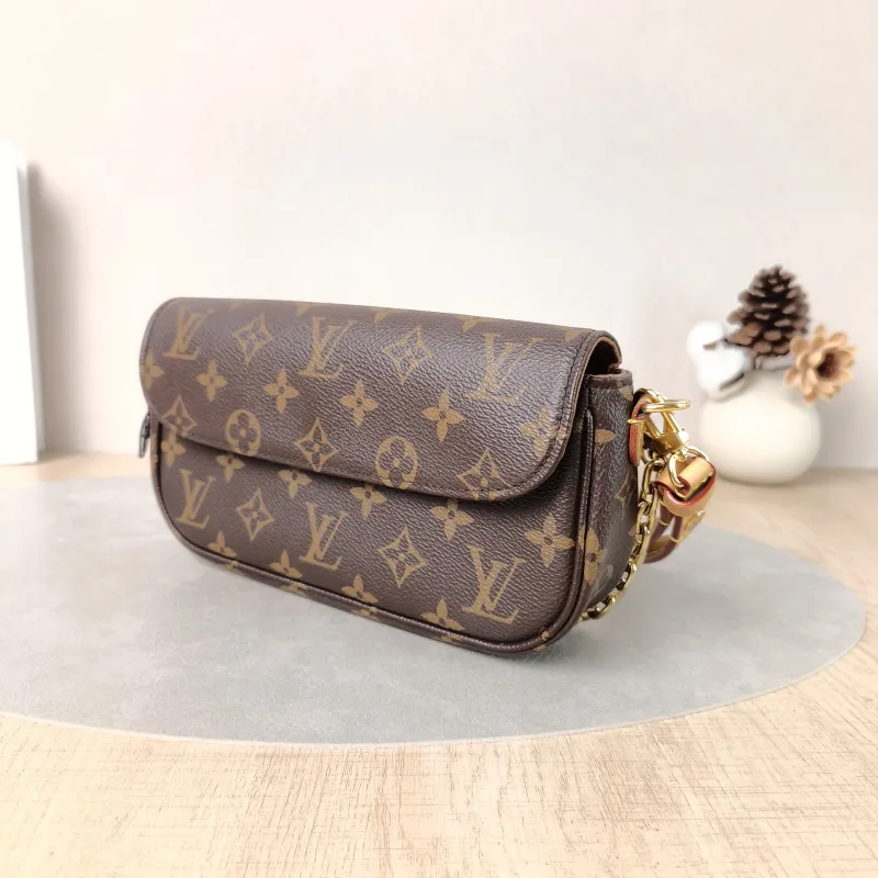 Louis Vuitton Crossbody Bag IVY Monogram PVC Small23.5 × 4.3 × 12 cm — cover view 3 of 5