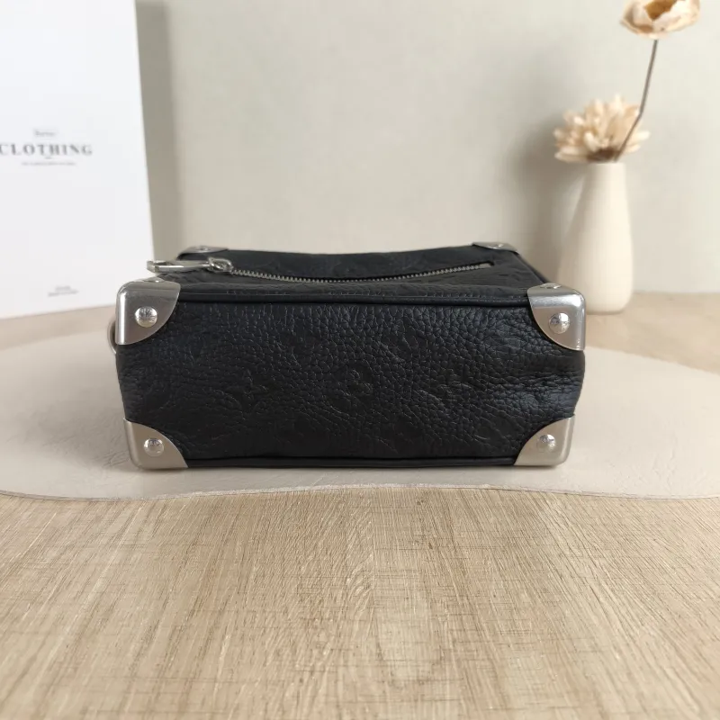 Louis Vuitton Crossbody Bag SOFT TRUNK Box Calfskin Mini 18.5 × 8 × 13 cm — cover view 3 of 6