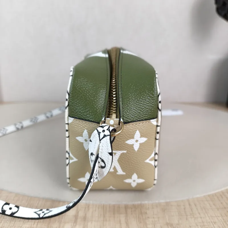 Louis Vuitton Shoulder Bag Camera Bag Colorblock PVC One Size 16.5 × 8 × 11 cm — detail view 6 of 9