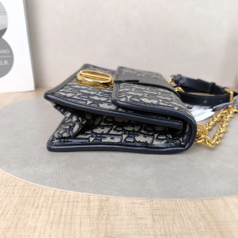 DIOR Crossbody Bag30Montaigne 30 Edition Canvas Medium25 × 9 × 16.5 cm — detail view 3 of 9
