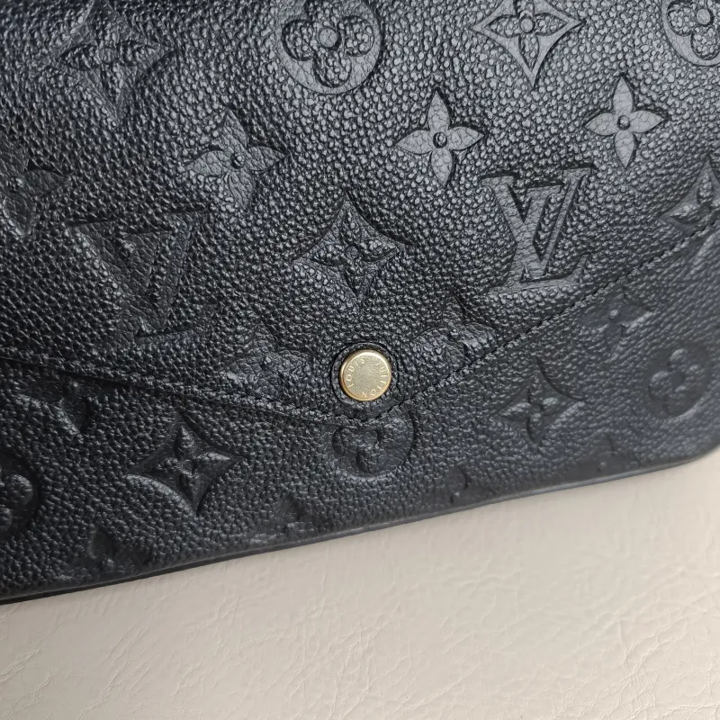 Louis Vuitton Crossbody Bag Pochette Félicie Black Calfskin Small 21 × 3 × 12 cm — detail view 12 of 14