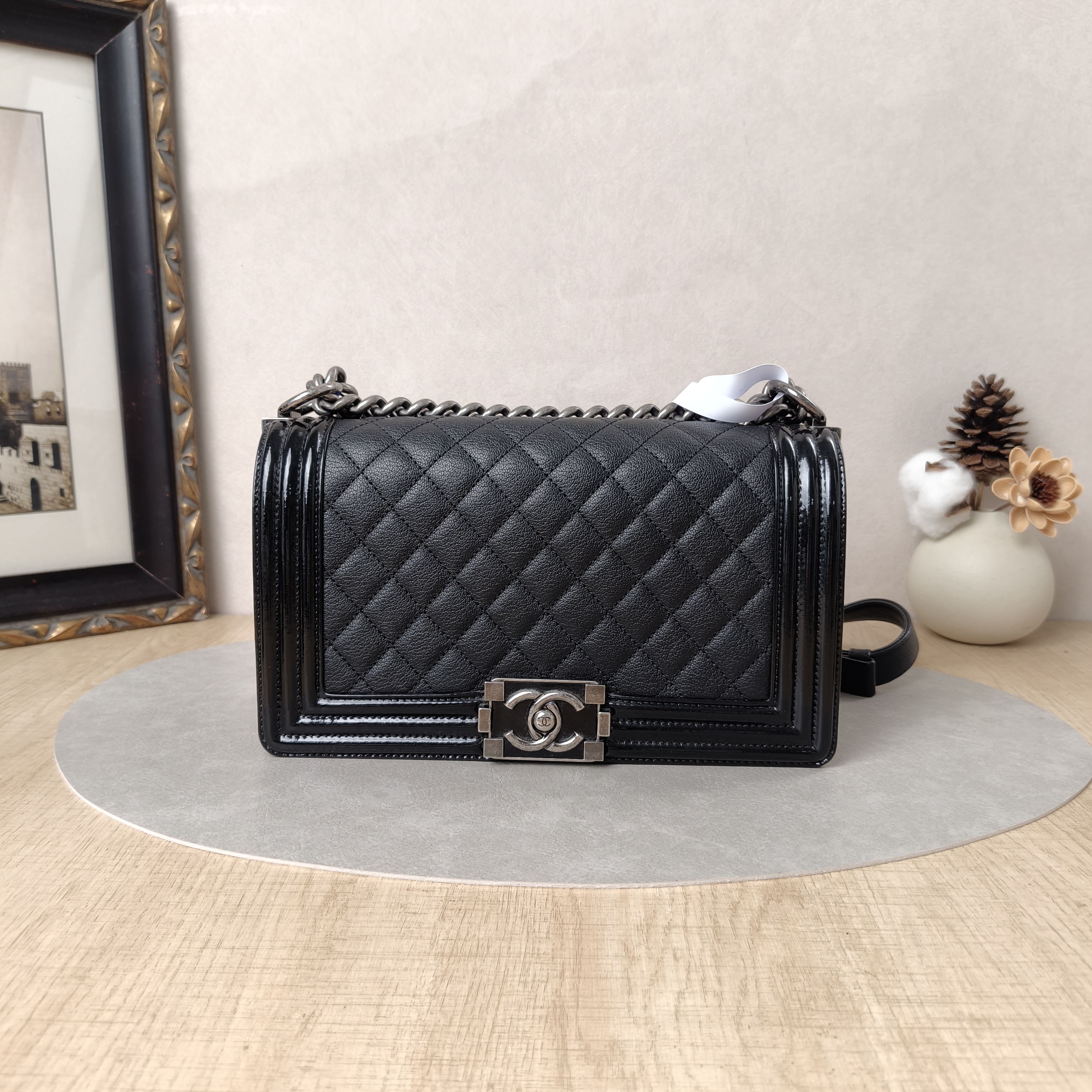 Chanel Crossbody Bag Le Boy​Black Patent Leather Grained Calfskin Medium25 × 9 × 15 cm
