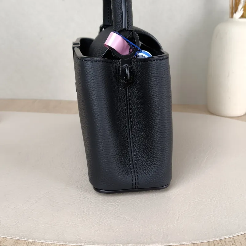 Louis Vuitton Crossbody Bag Capucines East West Black Calfskin Mini 22 × 8 × 12 cm — detail view 6 of 13