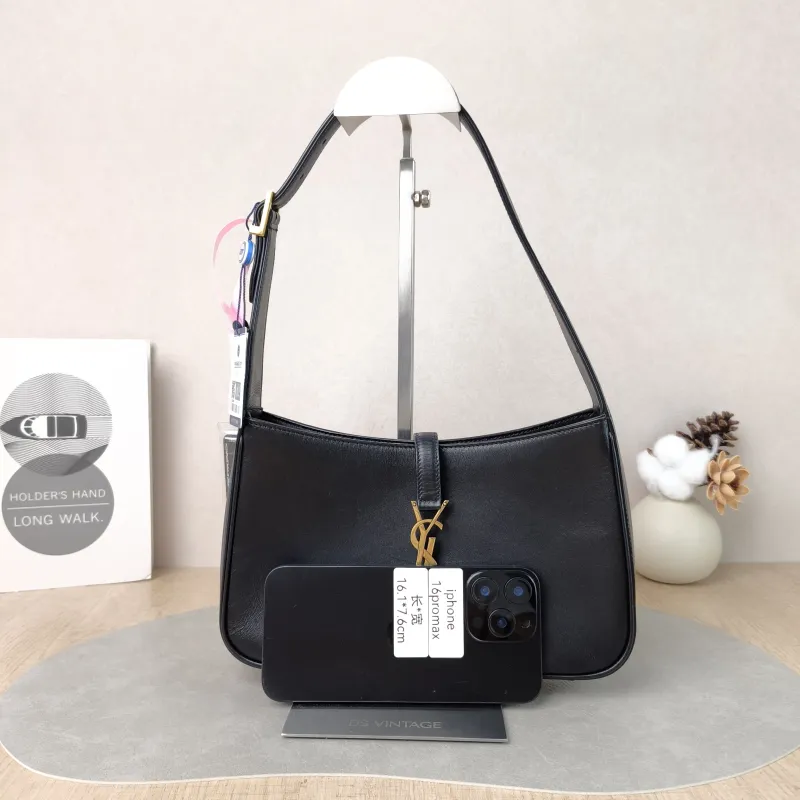 SAINT LAURENT Shoulder Bag LE 5 À 7 Black Calfskin Small 23 × 6.5 × 16 cm — cover view 5 of 5