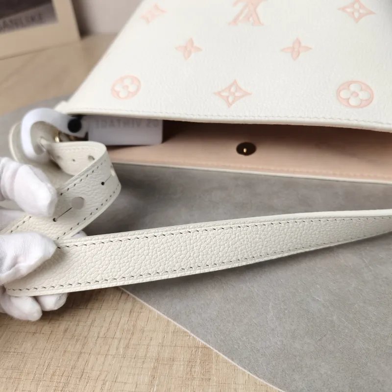 Louis Vuitton Top Handle Bag ALL IN BB White · Pink Calfskin BB 16 × 12 × 18 cm — detail view 4 of 11