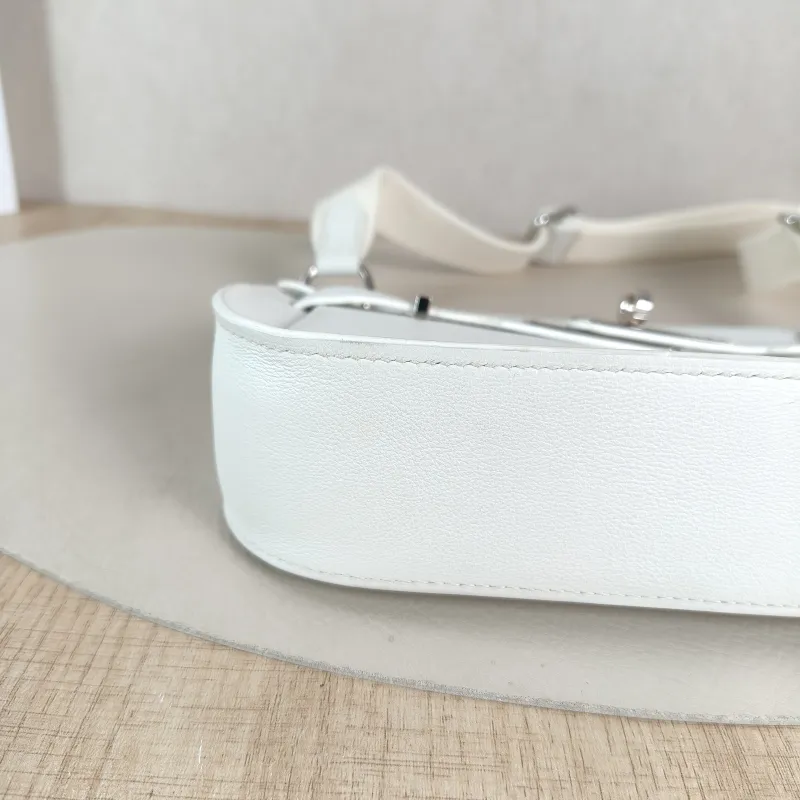 Hermès Crossbody Bag Jypsiere 23 01Blanc White Swift Calfskin Mini 23 × 5 × 17 cm W — detail view 9 of 11