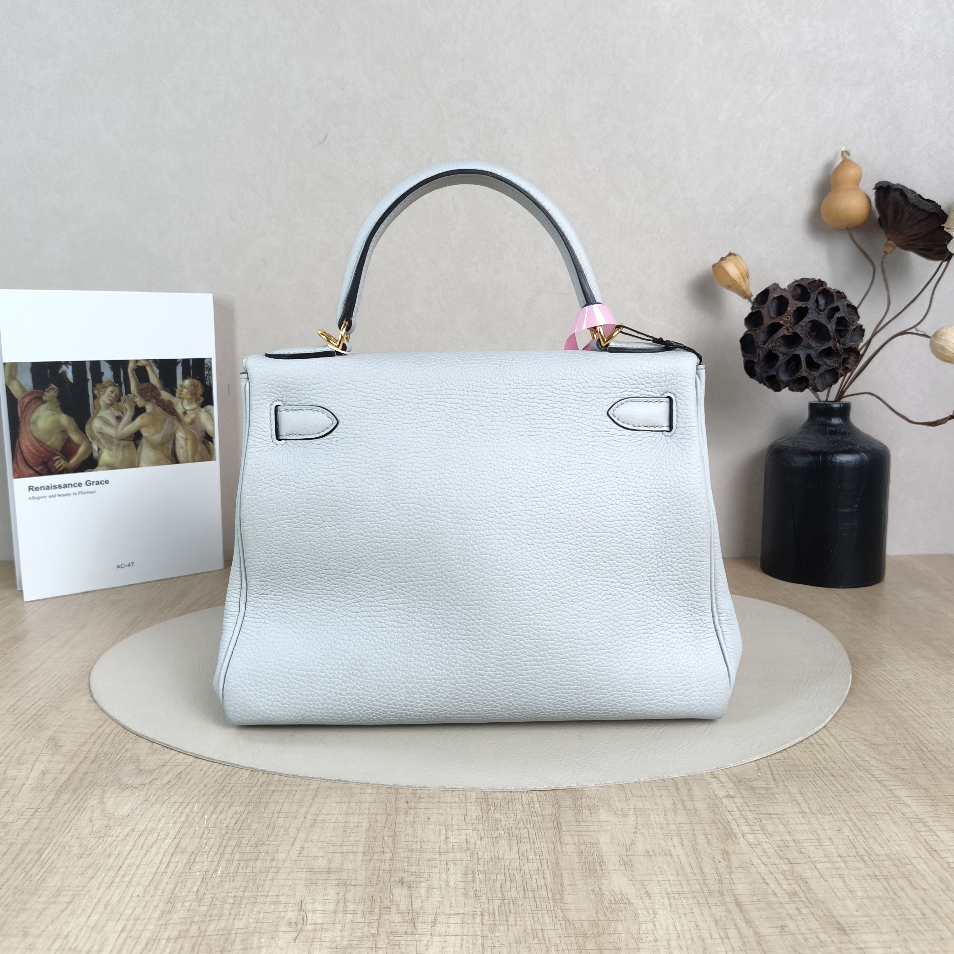 Hermès Shoulder Bag Kelly 28 Gold-Tone Hardware TC Calfskin Medium28 × 10 × 22 cm — cover view 3 of 6