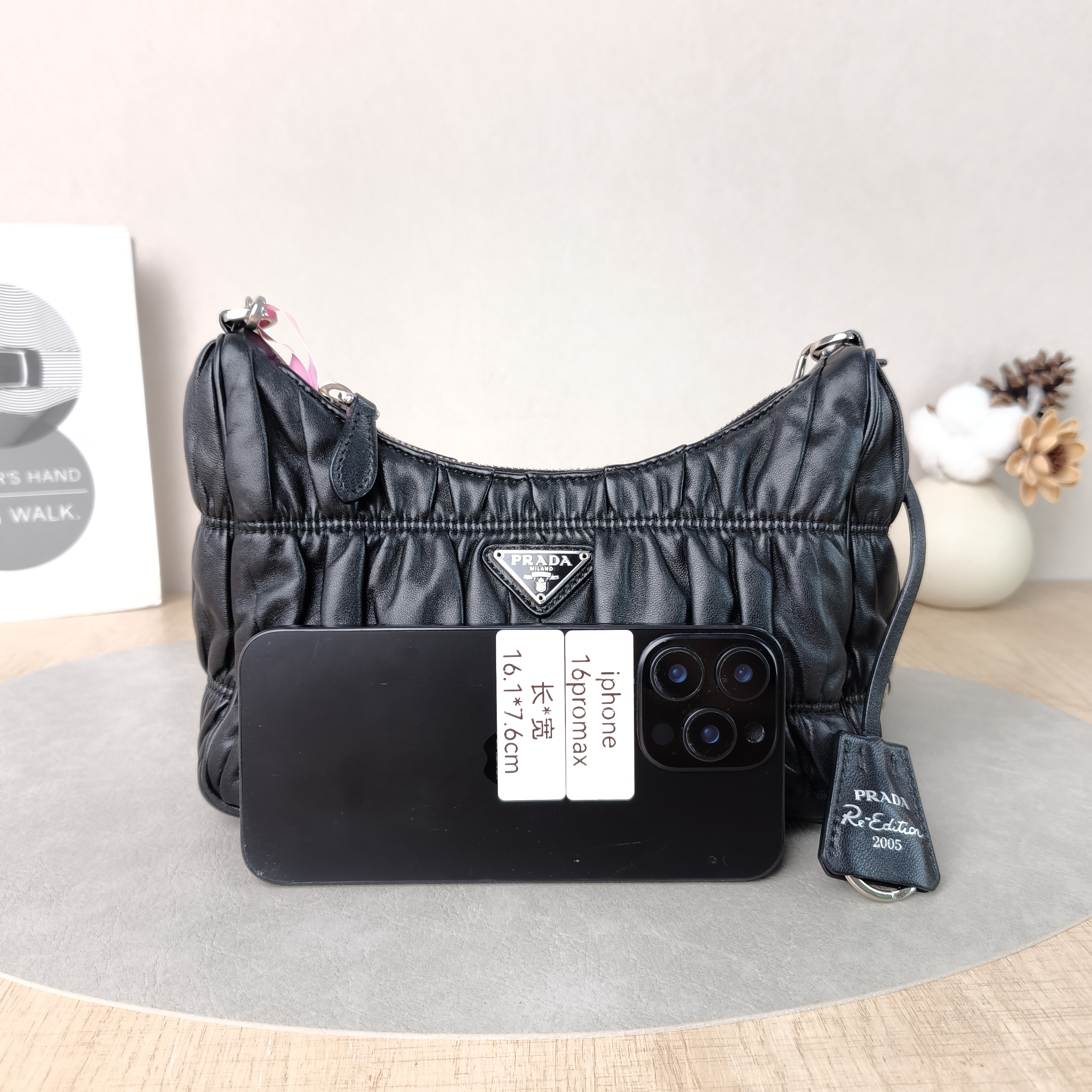 PRADA Crossbody Bag Re-Edition 2005 Hobo Edition Black Lambskin mini22 × 6 × 18 cm — cover view 4 of 6