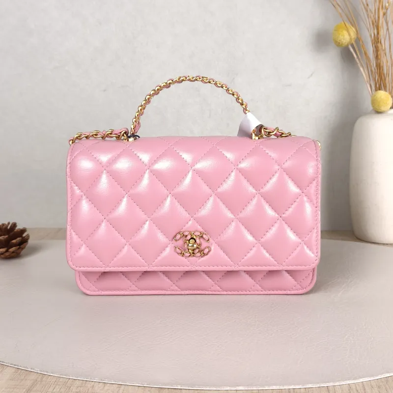 Chanel Crossbody Bag Pink Lambskin 18.5 × 5 × 12 cm