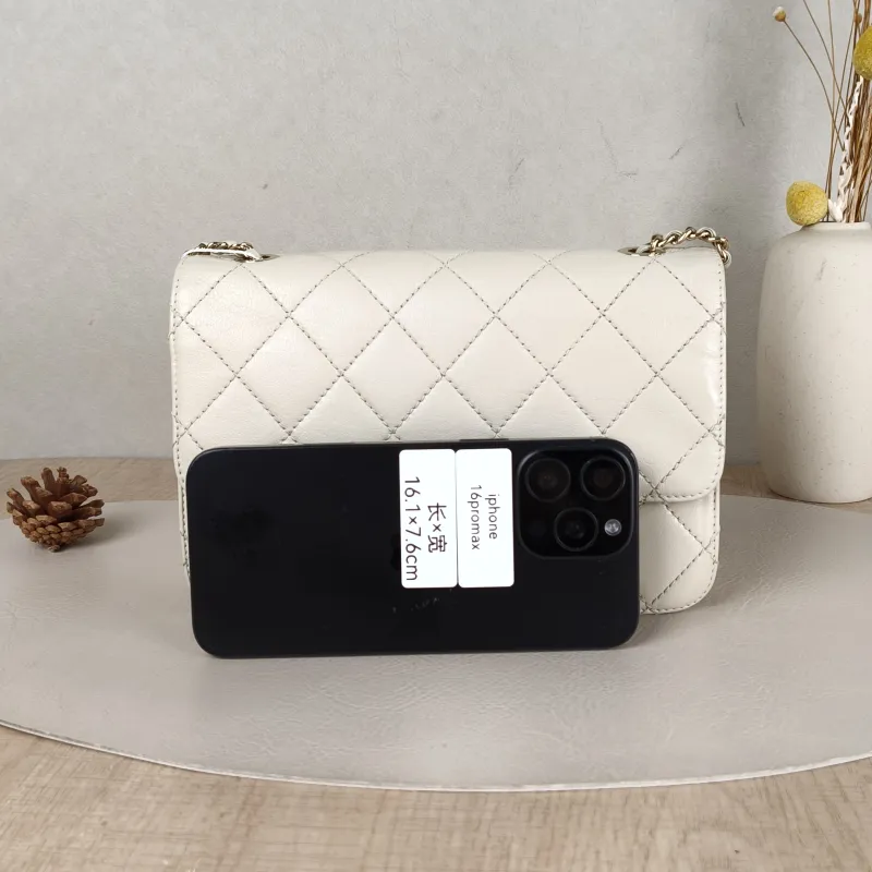 Chanel Crossbody Bagcf Collection Crossbody Bag White Calfskin One Size21 × 5 × 14 cm — cover view 3 of 5