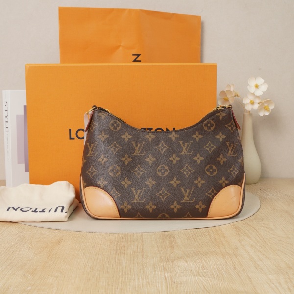 Louis Vuitton Crossbody Bag Boulogne PVC26 × 9.5 × 16 cm