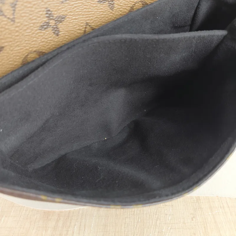 Louis Vuitton Crossbody Bag Pochette Métis Monogram Colorblock PVC Medium 25 × 7 × 19 cm — detail view 2 of 14