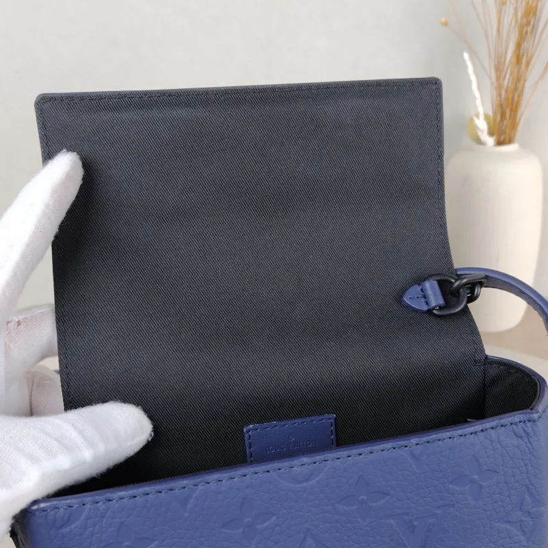 Louis Vuitton Crossbody Bag Steamer Box Blue Calfskinmini18 × 6.5 × 11 cm — detail view 7 of 12