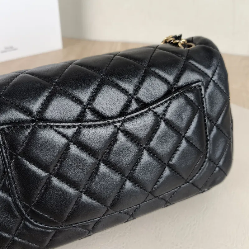 Chanel Crossbody Bag Classic Flap Large Mini CF Mini Black with Gold-Tone Hardware Lambskin mini20 × 6 × 12 cm — detail view 2 of 14
