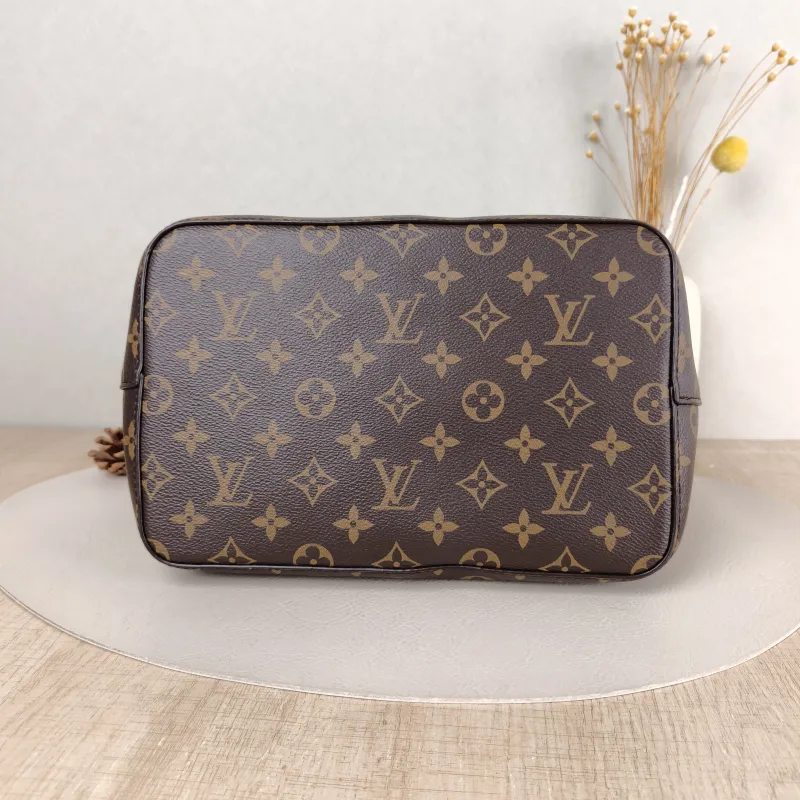Louis Vuitton Shoulder Bag NÉONOÉ Bucket Bag Black PVC Medium 26 × 17.5 × 26 cm — cover view 3 of 5