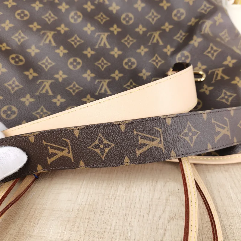 Louis Vuitton Shoulder Bag Neverfull Monogram PVC Large 39 × 19 × 32 cm — detail view 3 of 10