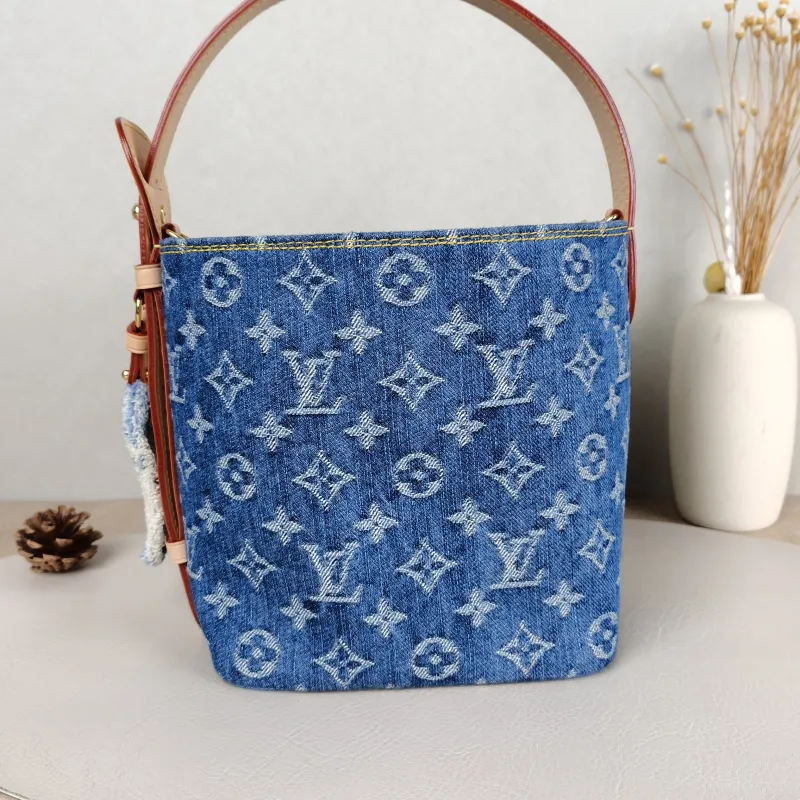 Louis Vuitton Top Handle Bag ALL IN BB Blue BB16 × 12 × 18 cm — detail view 2 of 10